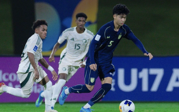 Thái Lan (áo xanh) để thua Saudi Arabia 0-2 ở lượt thứ hai bảng A giải U17 châu Á. Ảnh: AFC.