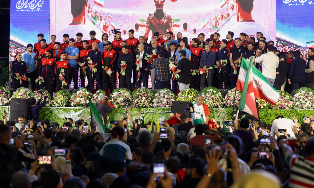 Hàng nghìn người Iran tiễn đội tuyển lên đường dự World Cup 2026