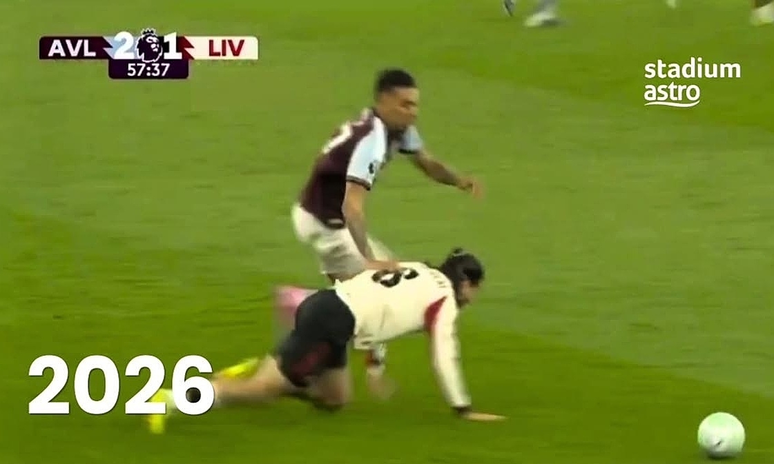 Szoboszlai tái hiện cú vấp chân tai tiếng của Gerrard