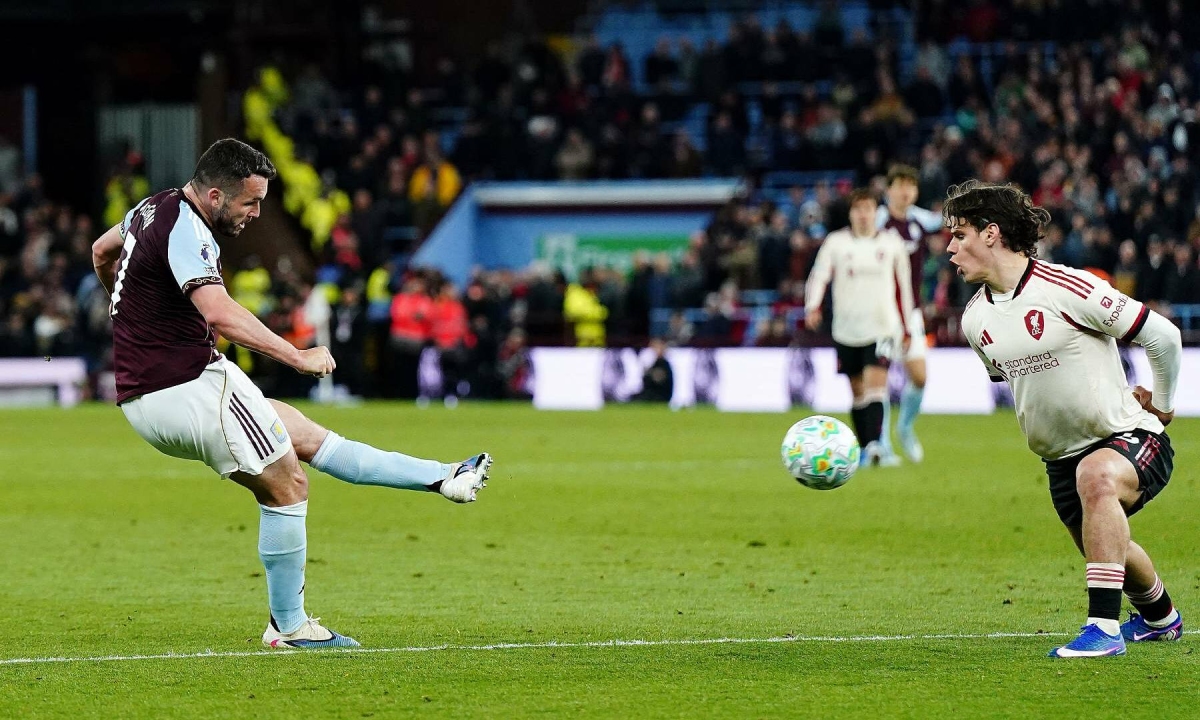 Carragher: 'Không ngờ Liverpool còn đứng thứ năm'