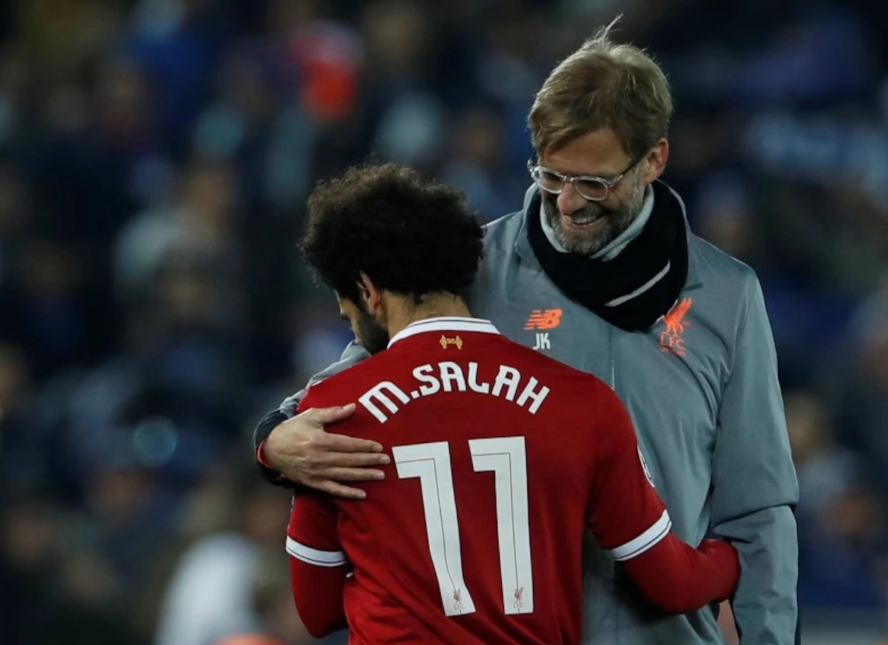Mohamed Salah và HLV Jurgen Klopp trong trận Liverpool gặp Porto ở lượt về vòng 1/8 Champions League trên sân Anfield, Liverpool, Anh ngày 6/3/2018. Ảnh: Reuters