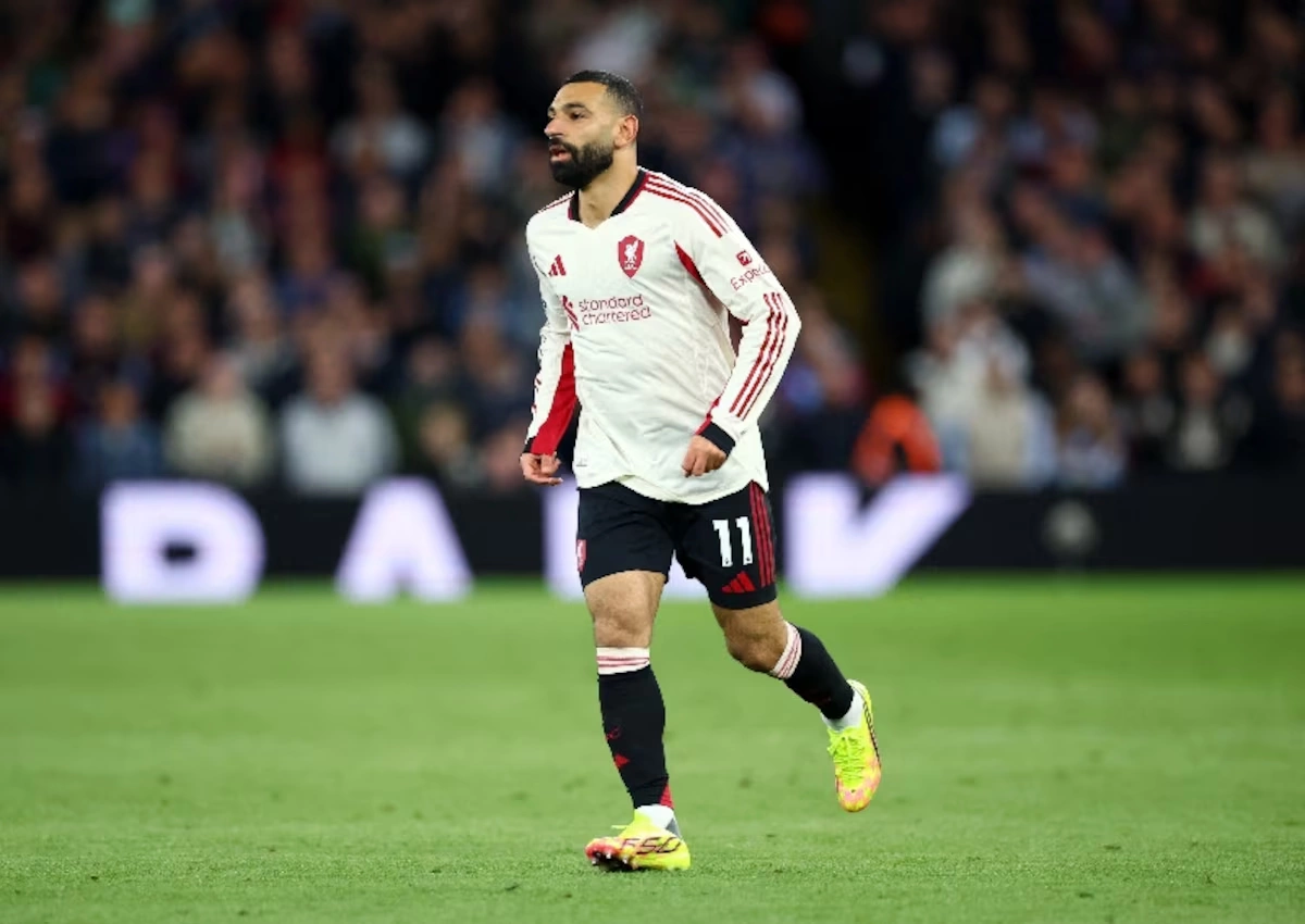 Salah vào sân ở phút 74 trước Aston Villa hôm 16/5. Ảnh: Reuters