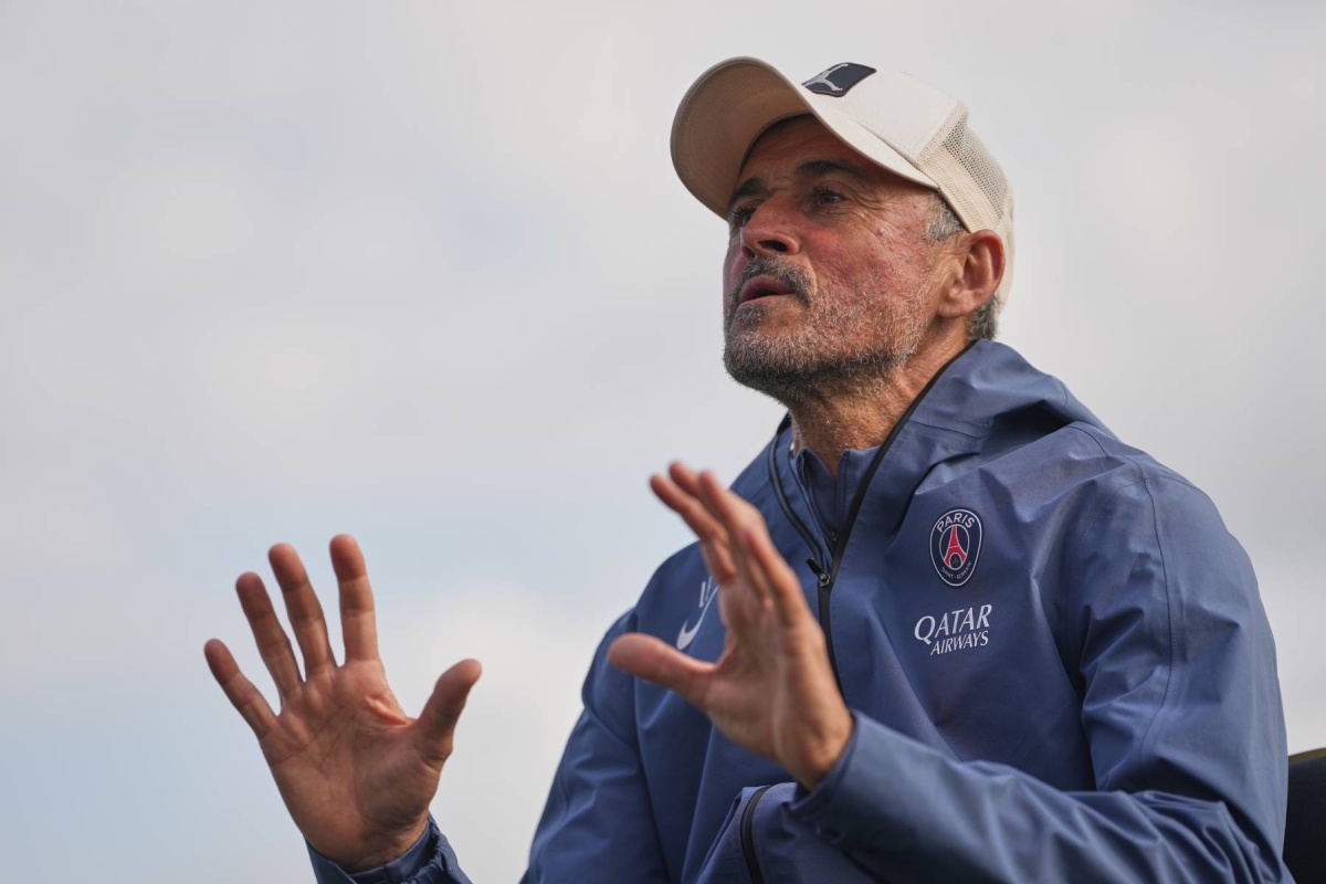 Luis Enrique Luis Enrique dẫn dắt PSG