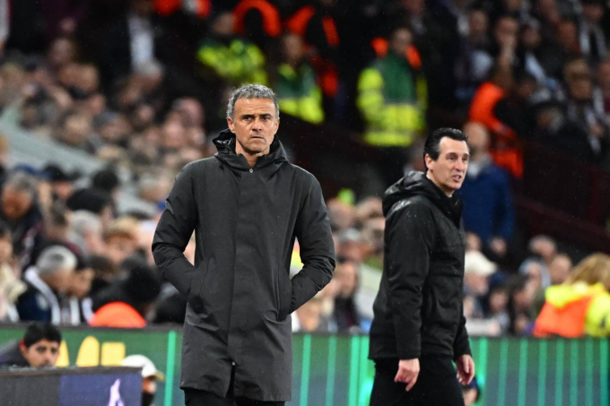 Luis Enrique và Unai Emery trong trận lượt về tứ kết Champions League giữa PSG và Aston Villa ngày 15/4/2025 Luis Enrique (trái) và Unai Emery trogn trận lượt về tứ kết Champions League giữa PSG và Aston Villa ngày 15/4/2025