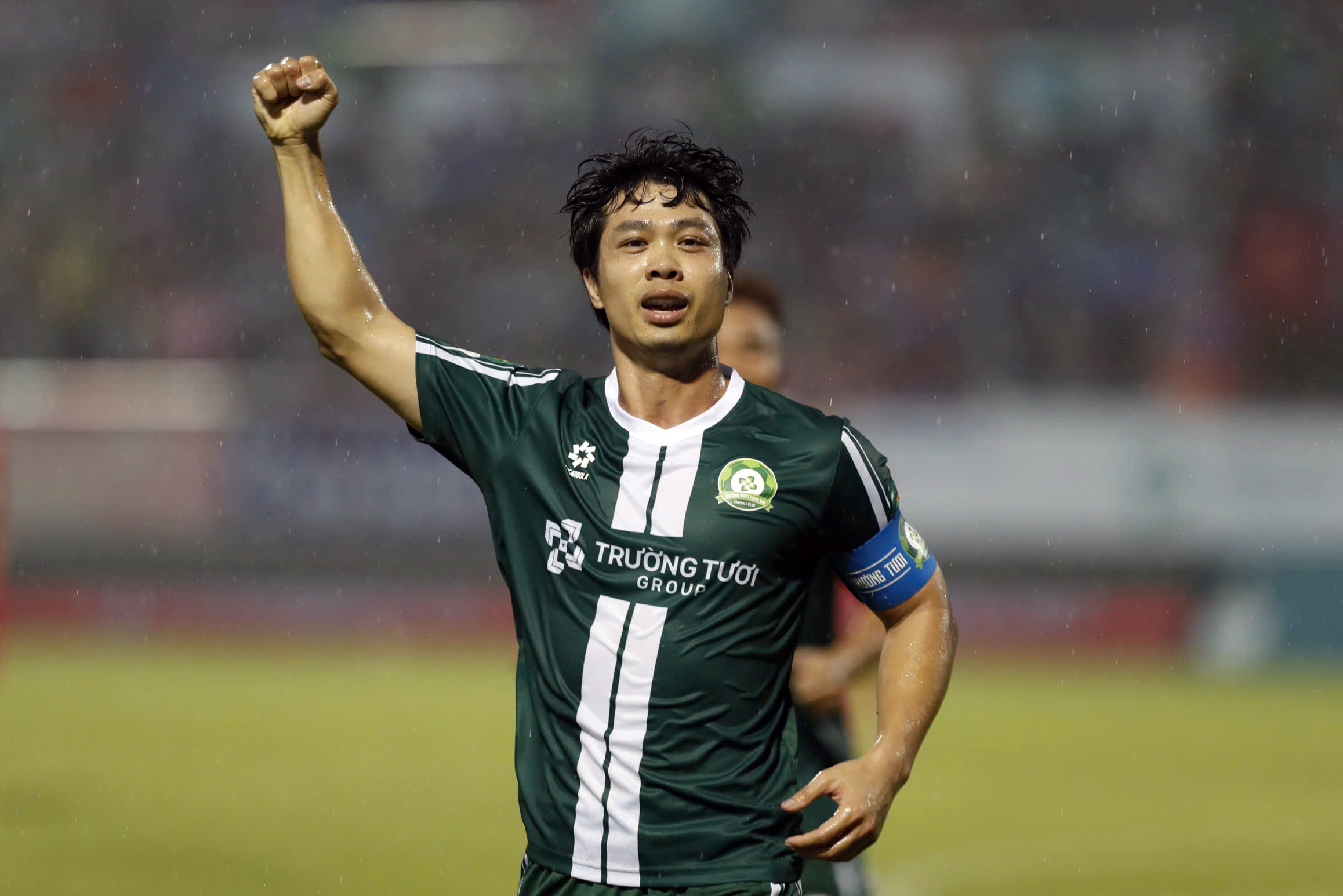 Công Phượng ghi bàn và kiến tạo giúp Đồng Nai thắng Long An 3-0 Công Phượng ăn mừng bàn thắng