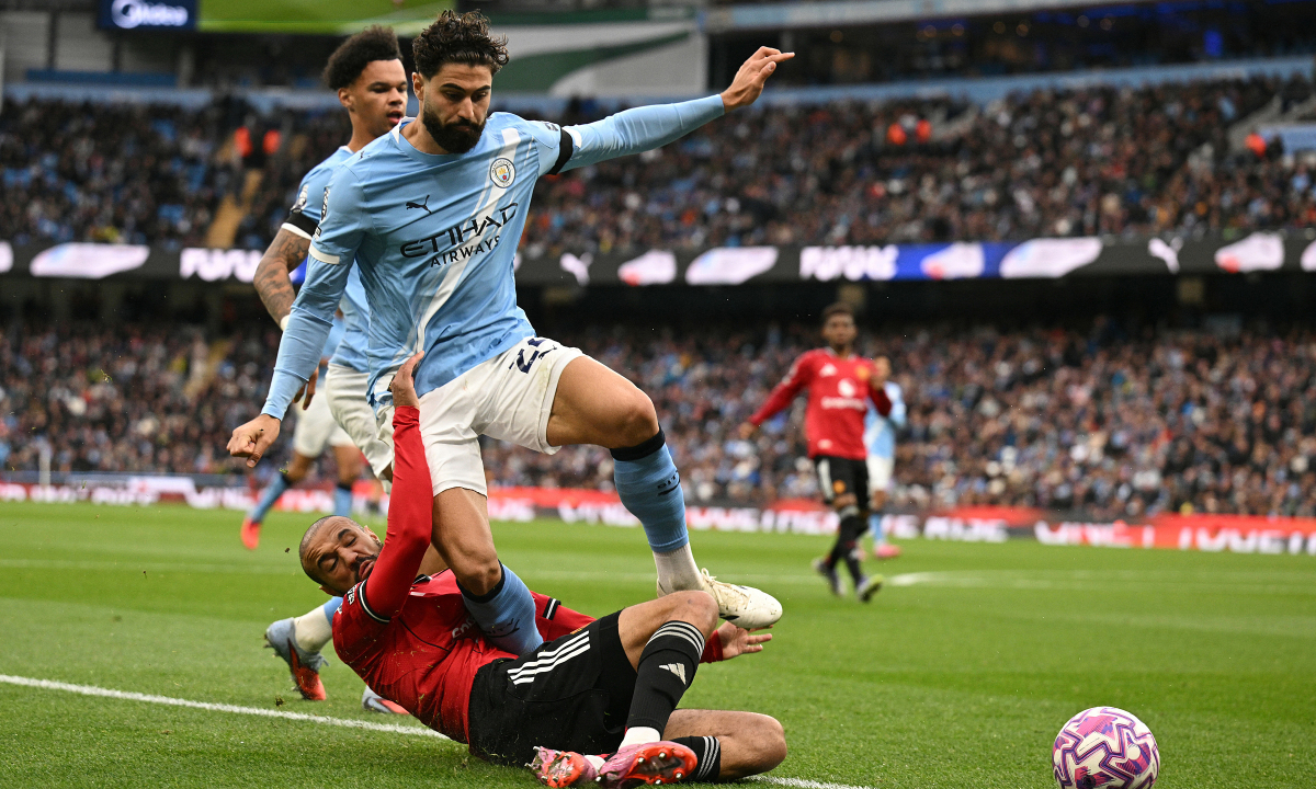 Nhiều trụ cột có thể rời Man City