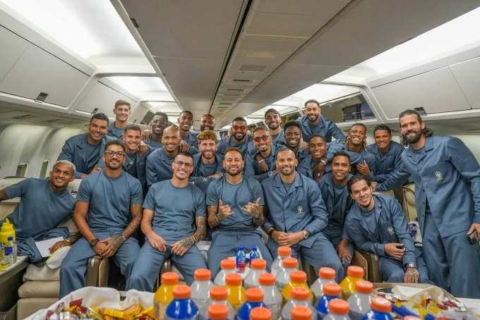Các tuyển thủ Brazil trong chuyến bay sang Mỹ chuẩn bị cho World Cup 2026 Các tuyển thủ Brazil trong chuyến bay sang Mỹ chuẩn bị cho World Cup 2026