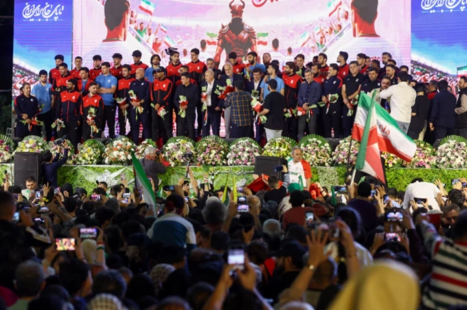 Các thành viên đội tuyển bóng đá quốc gia Iran tham dự lễ xuất quân trước khi lên đường dự World Cup 2026 tại Tehran ngày 13/5/2026. Ảnh: Reuters