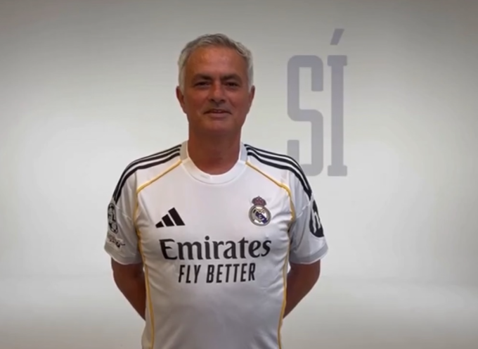 Florentino Perez đăng video HLV Jose Mourinho trong màu áo Real Madrid.