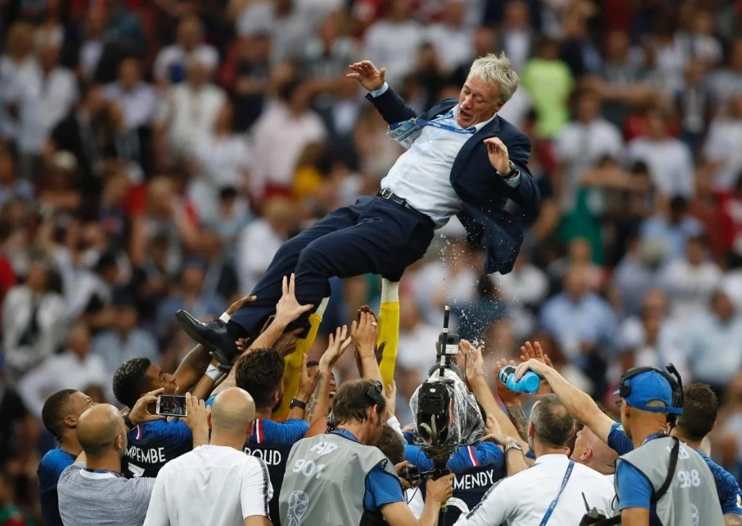 HLV Didier Deschamps HLV Didier Deschamps hướng dẫn tuyển Pháp