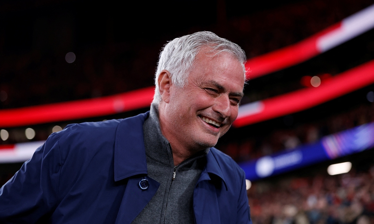 Chủ tịch Real công bố Mourinho