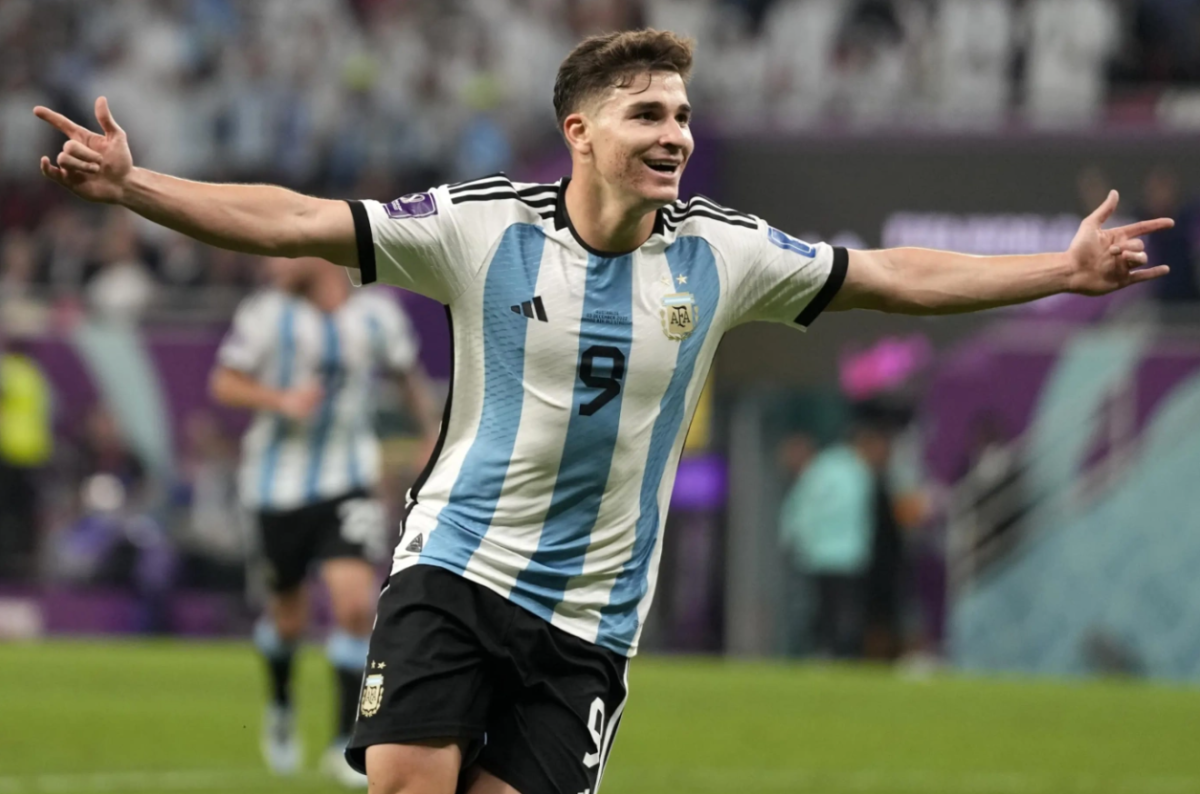 Lionel Messi khoác áo Argentina Messi trên sân cỏ quốc tế
