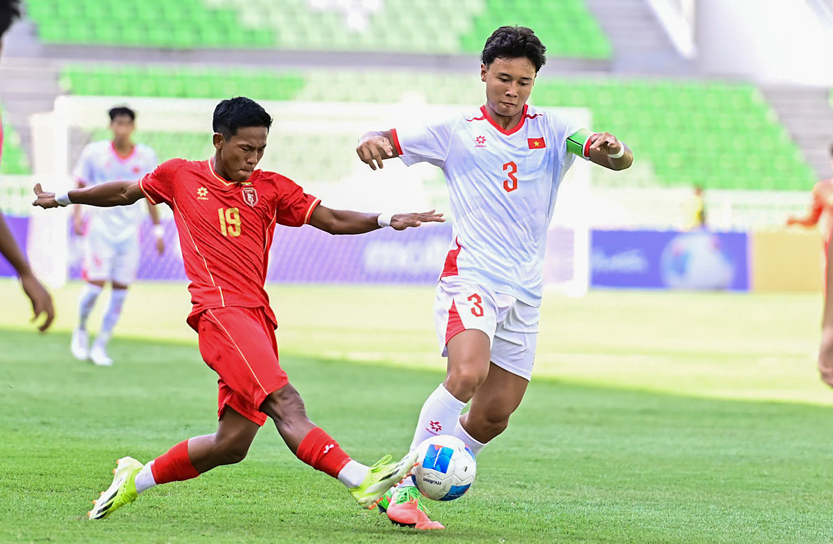 Campuchia giật vé bán kết của U19 Việt Nam