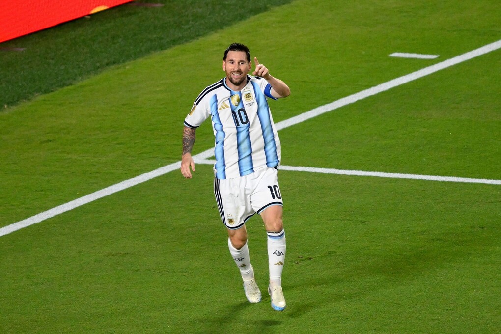 Messi ghi bao nhiêu bàn thắng trong sự nghiệp?