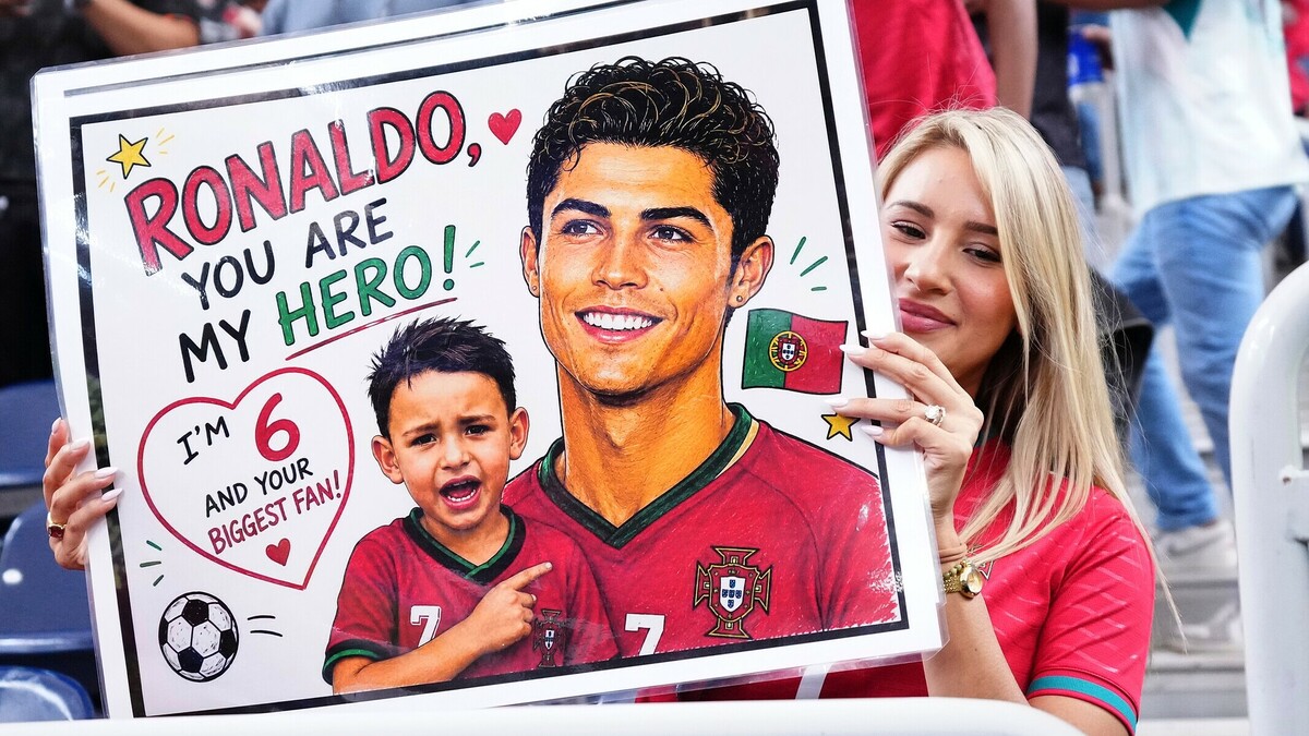 Bồ Đào Nha - Congo: Ronaldo cân bằng kỷ lục của Messi