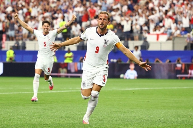 Kane mừng cú đúp trong trận gặp Croatia, trên sân AT&T, Arlington, Texas, Mỹ hôm 17/6. Ảnh: Reuters