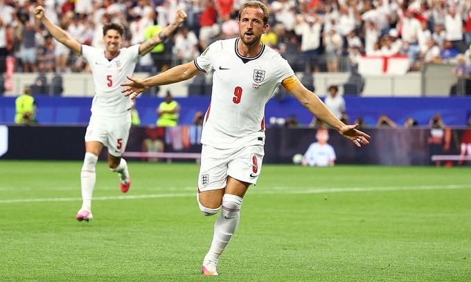 Kane double helps England outgun Croatia in World Cup clash