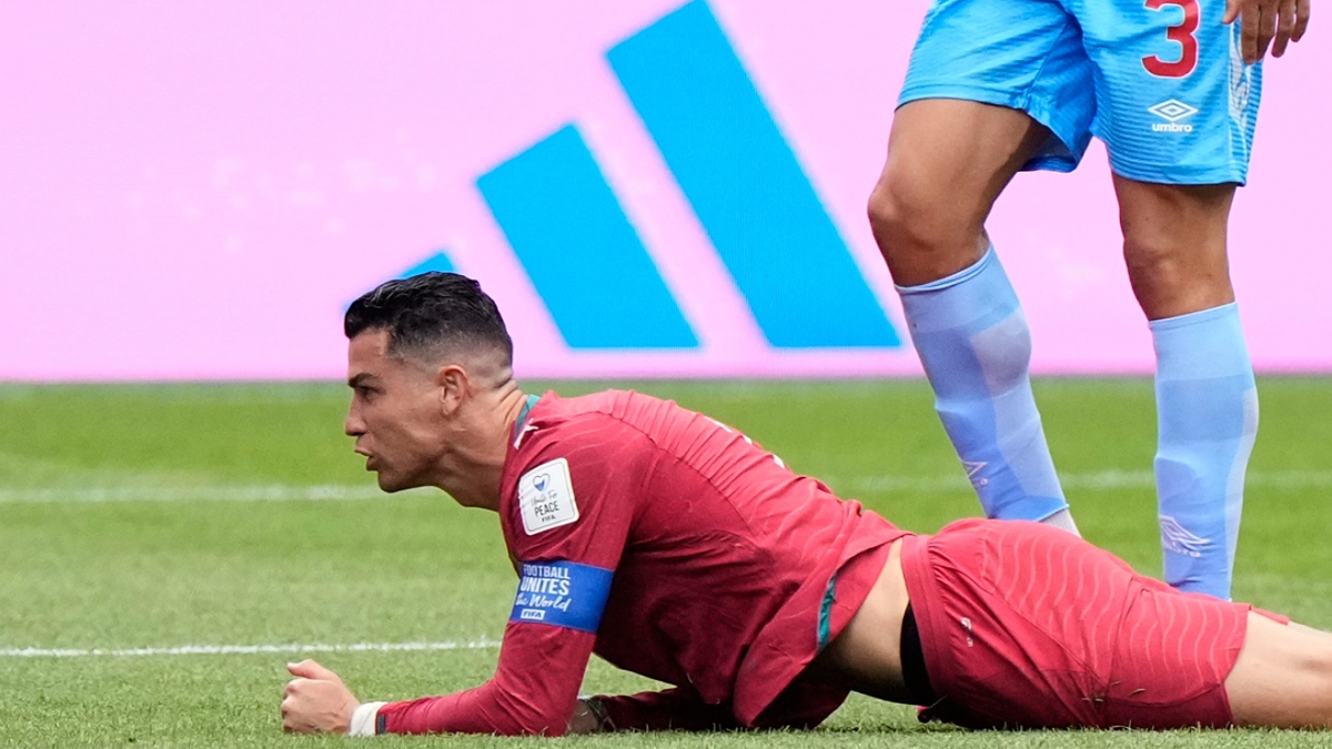 Đội tuyển Bồ Đào Nha nguy cơ chia rẽ vì Ronaldo