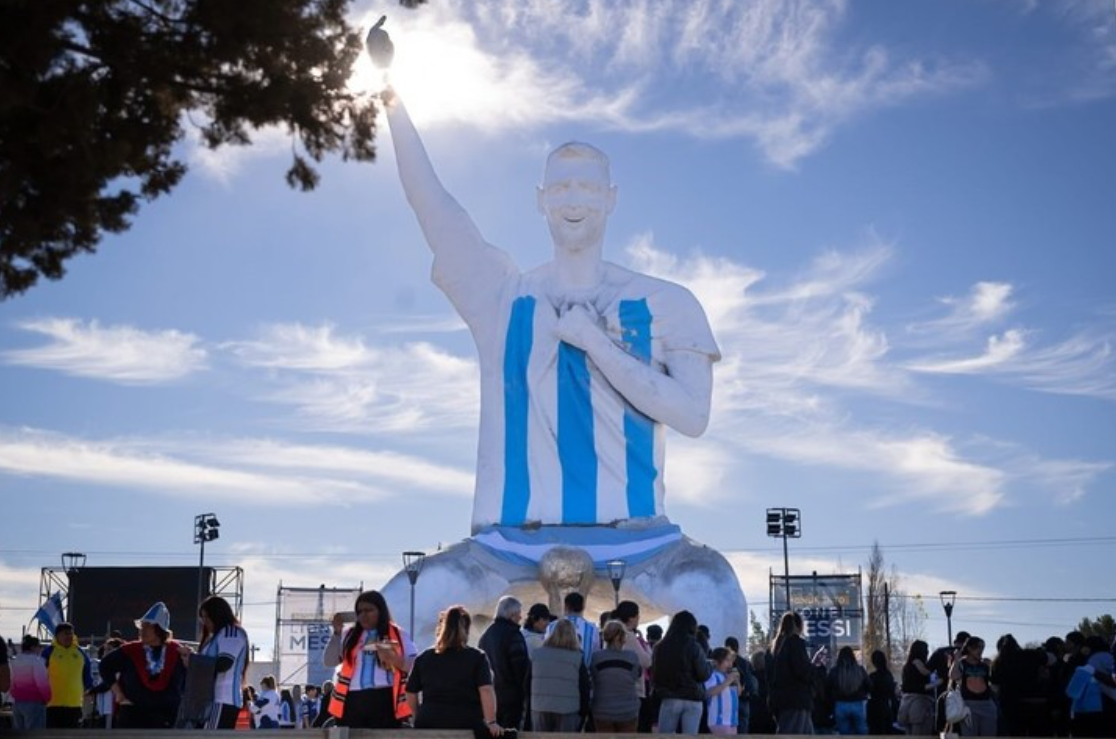 Argentina khánh thành tượng Messi cao 26 mét