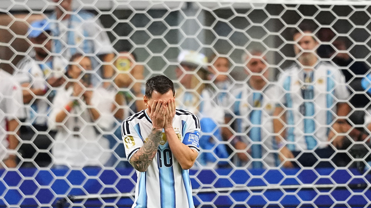 Messi sút hỏng phạt đền nhiều nhất lịch sử World Cup