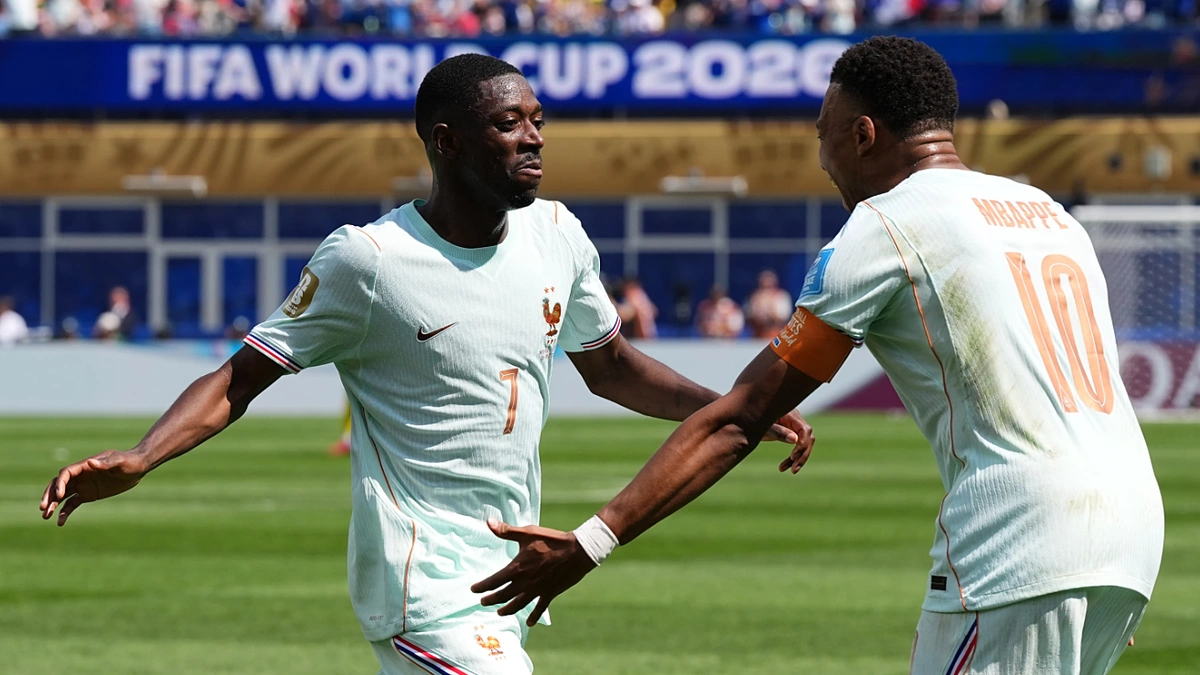 Dembele không hài lòng dù lập hat-trick trước Na Uy