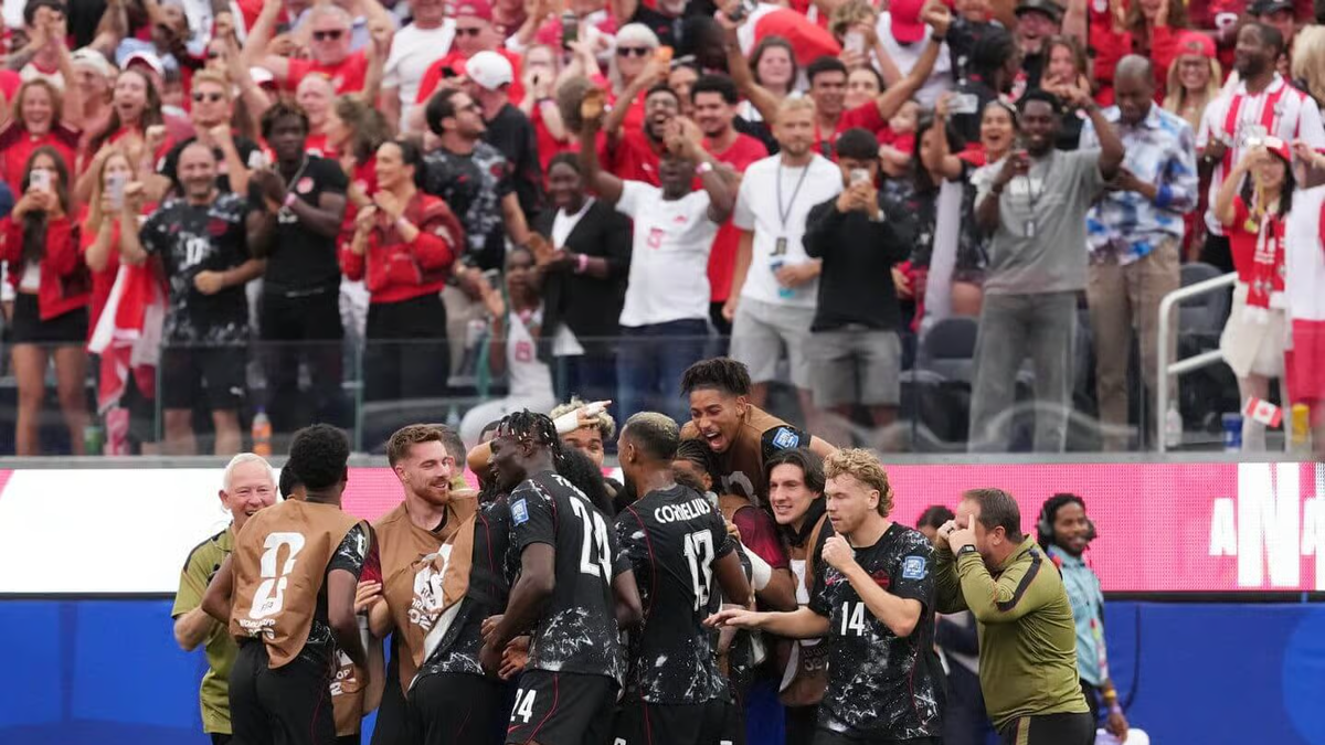 Canada lần đầu thắng trận knock-out World Cup