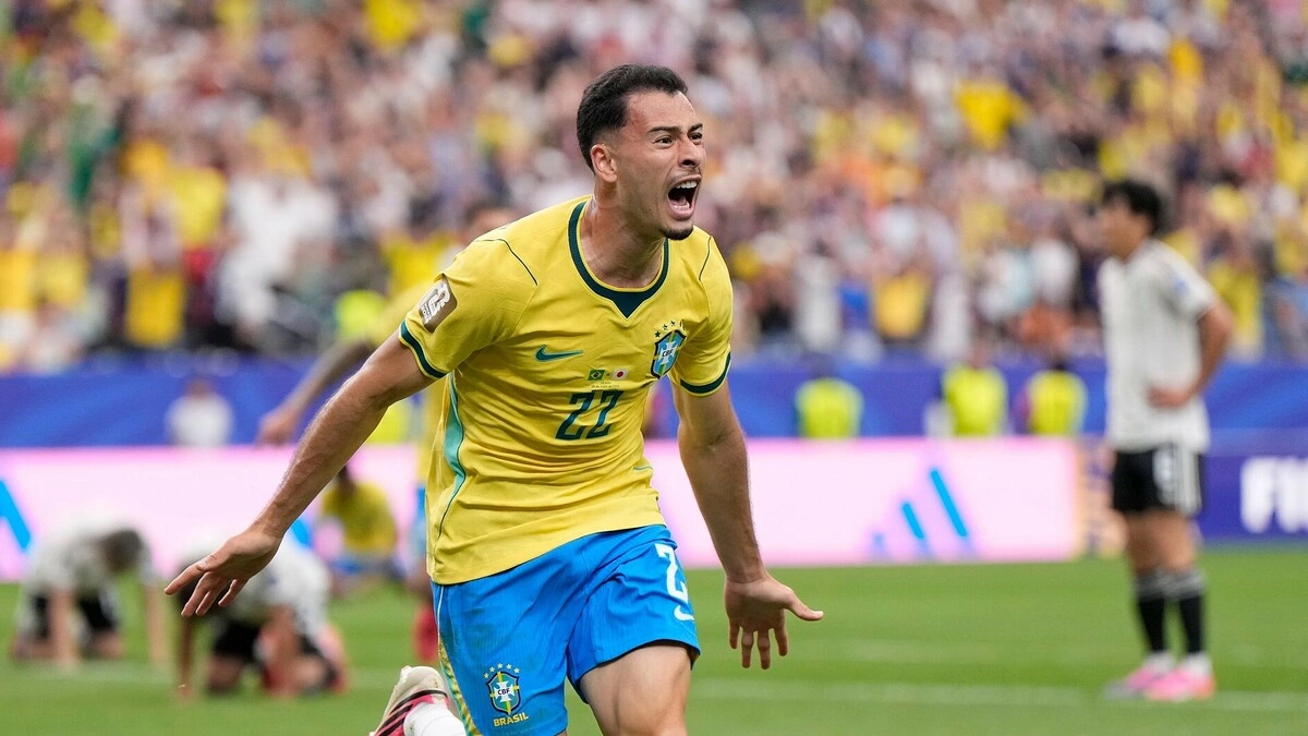 Brazil thắng ngược Nhật Bản ở phút bù World Cup