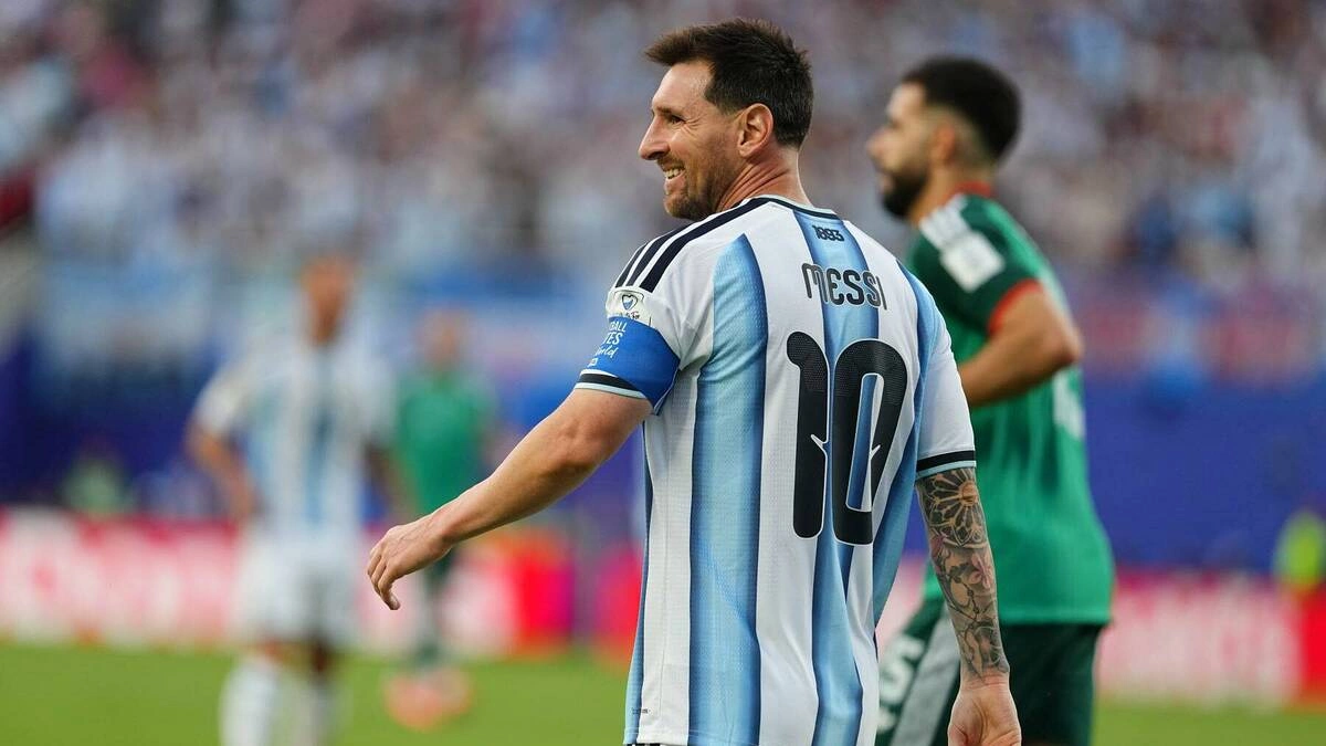 Chiến thuật đi bộ của Messi được khen trong báo cáo của FIFA