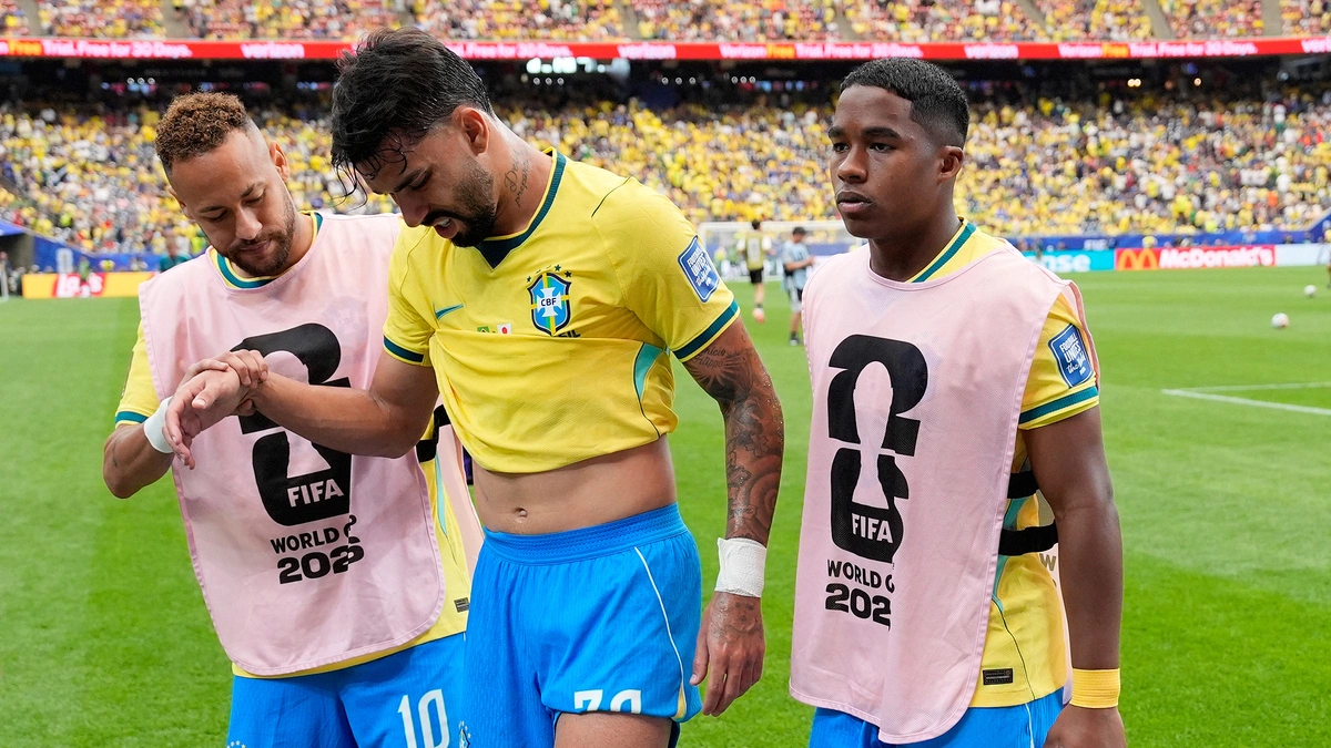 Brazil 0-1 Japan (H2): Endrick enters, Neymar warms up - VnExpress