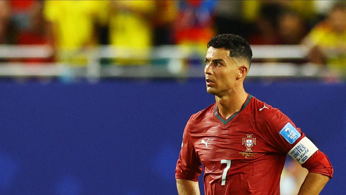 Nani: 'Các đồng đội cần chạy thay phần Ronaldo'