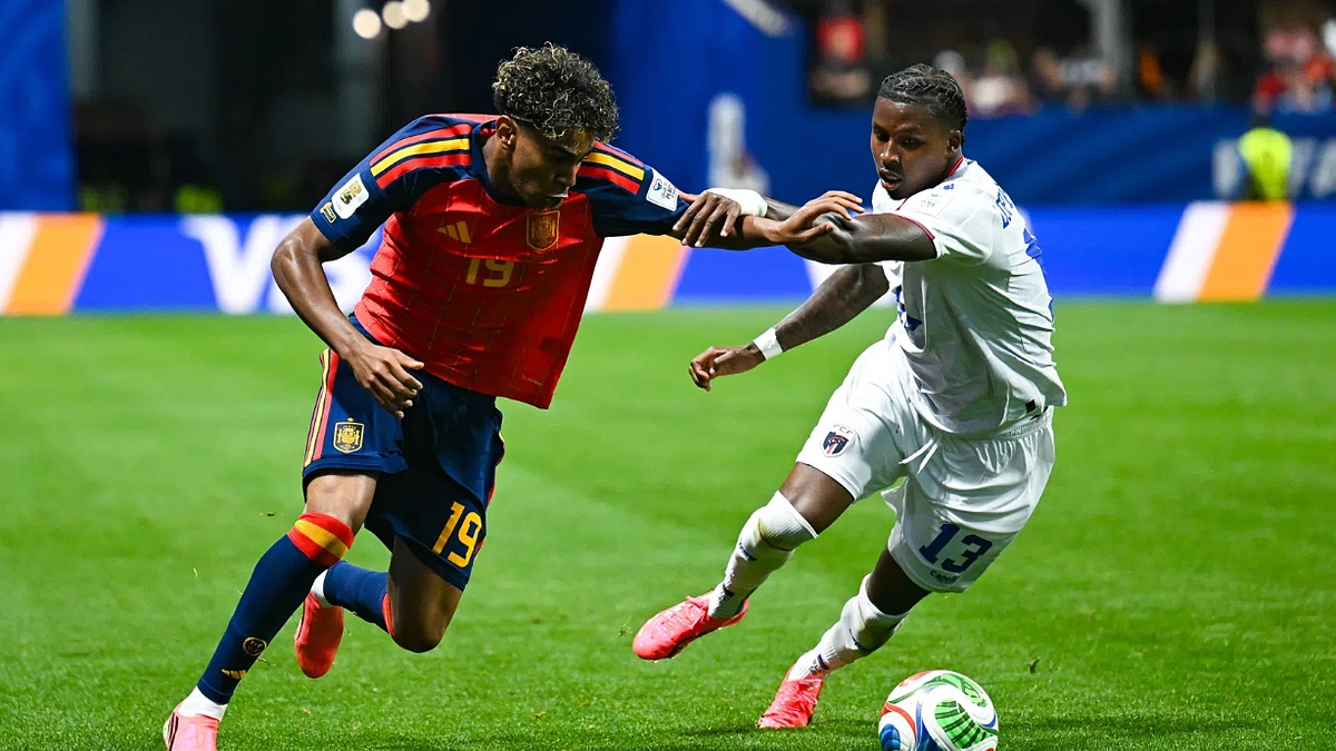 Cầu thủ Cape Verde không đổi áo với Messi