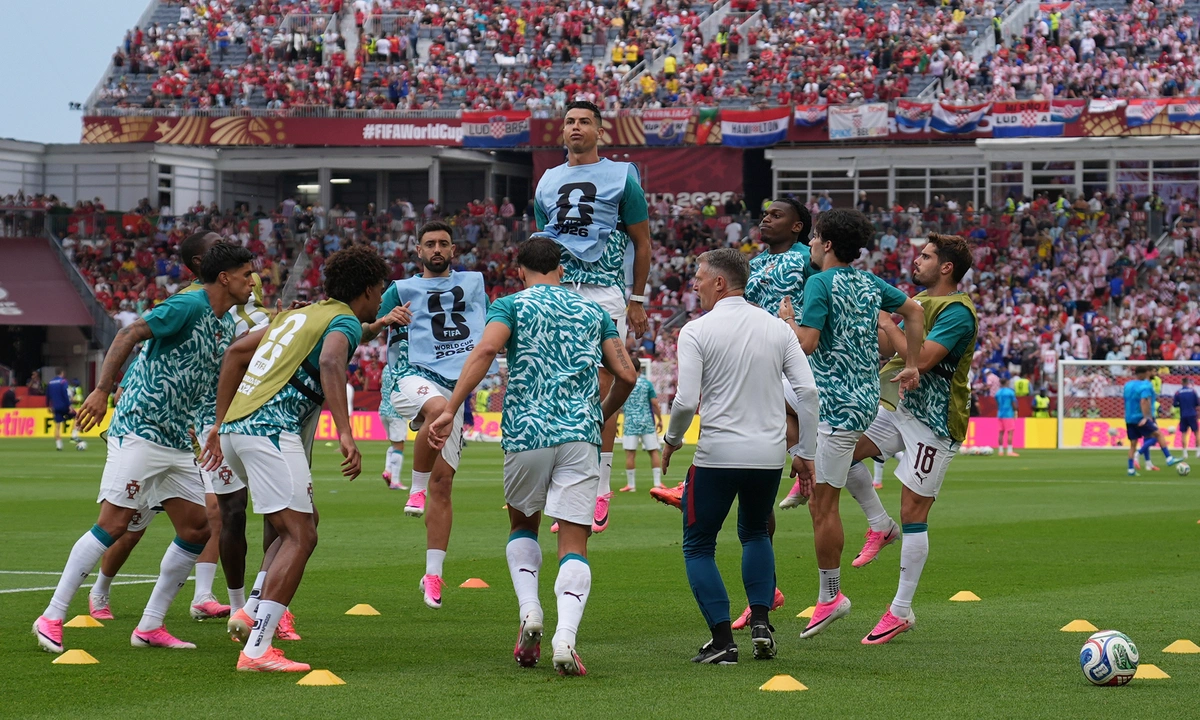 Bồ Đào Nha - Croatia: Ronaldo phá thêm kỷ lục