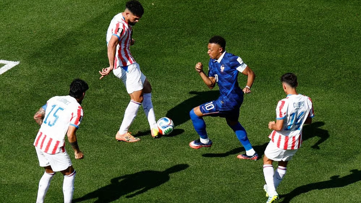 Paraguay 0-0 Pháp (H1): Xô xát trên sân