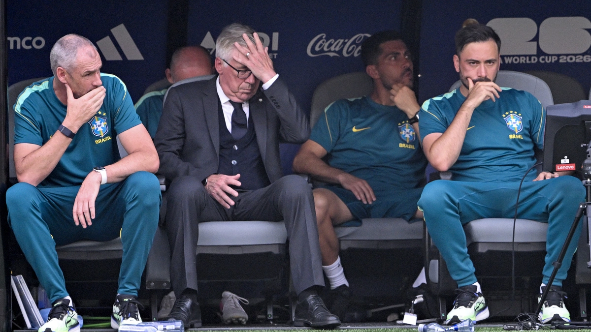 Ancelotti hứng bão chỉ trích sau khi Brazil bị loại