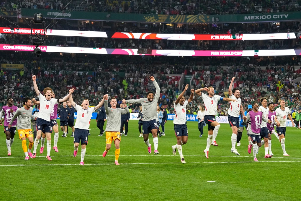 Đội tuyển Anh mừng chiến thắng sau trận thắng Mexico 3-2 ở vòng 1/8 World Cup 2026 trên sân Azteca, Mexico City, Mexico ngày 5/7/2026. Ảnh: AP