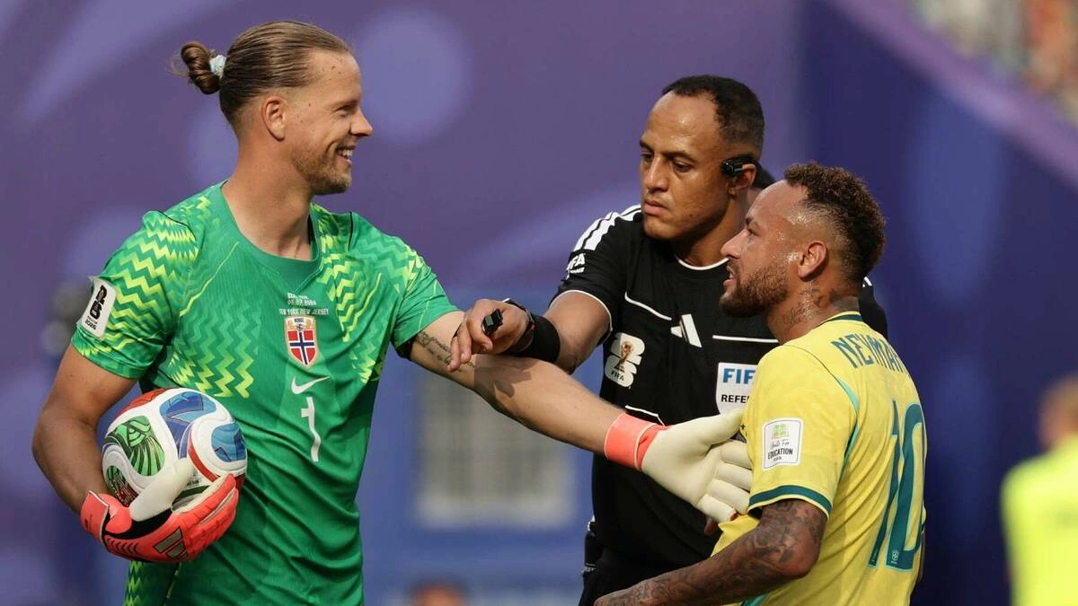 Neymar bị chỉ trích vì chế giễu thủ môn Na Uy