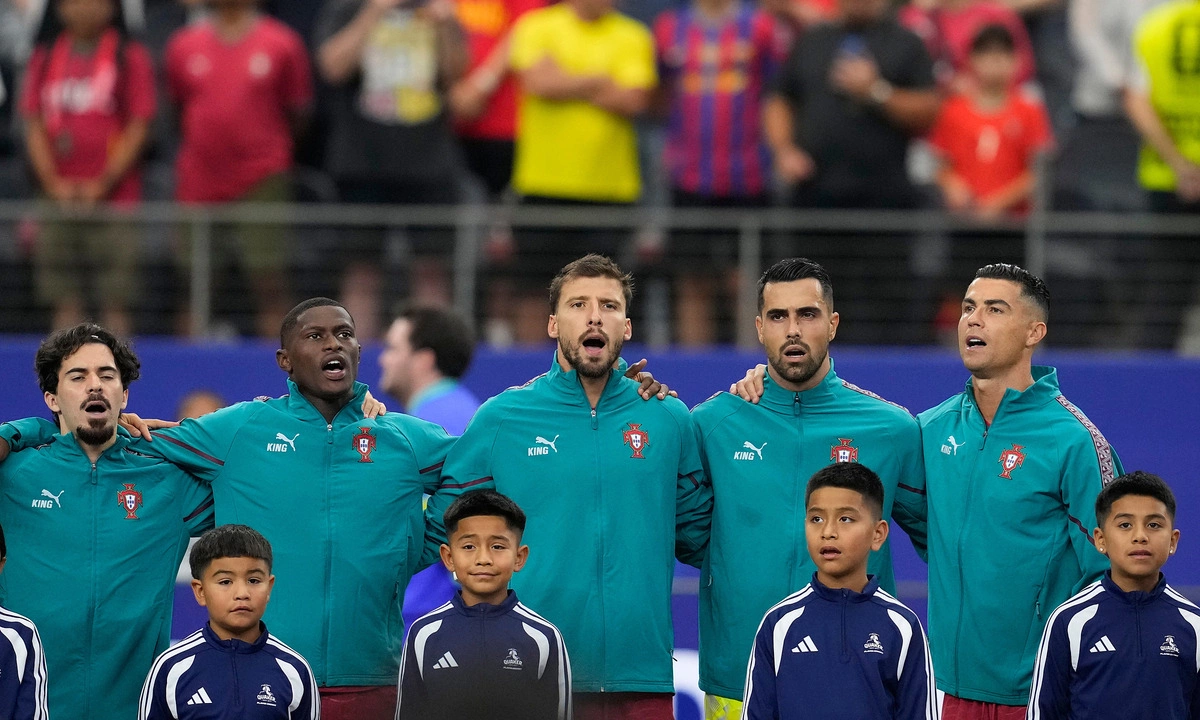 Bồ Đào Nha 0-0 Tây Ban Nha (H1): Ronaldo bị la ó