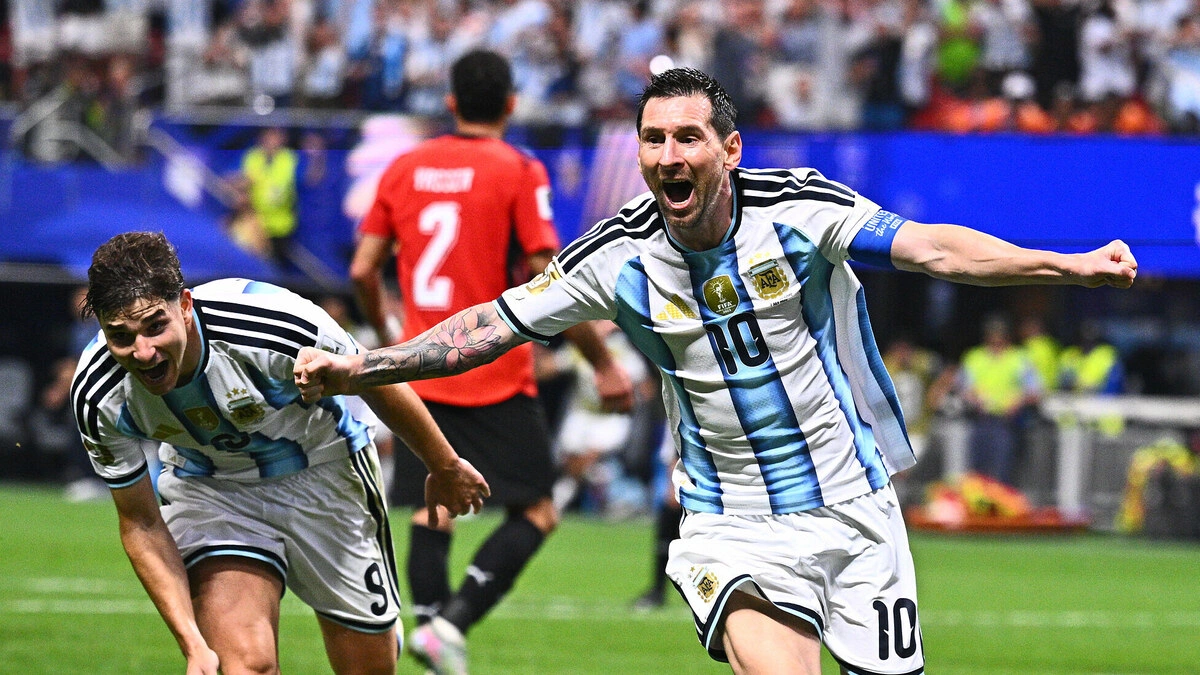Messi điều chỉnh thế nào để giúp Argentina thắng ngược Ai Cập?