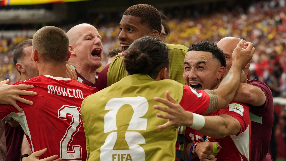 Thụy Sĩ thắng Colombia, vào tứ kết World Cup sau 72 năm