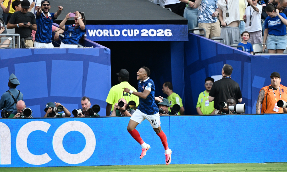 Mbappe - từ ngôi sao sân cỏ đến biểu tượng của World Cup