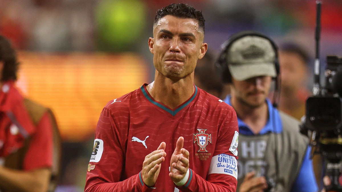 Djorkaeff: 'Ronaldo bị Bồ Đào Nha tẩy chay'