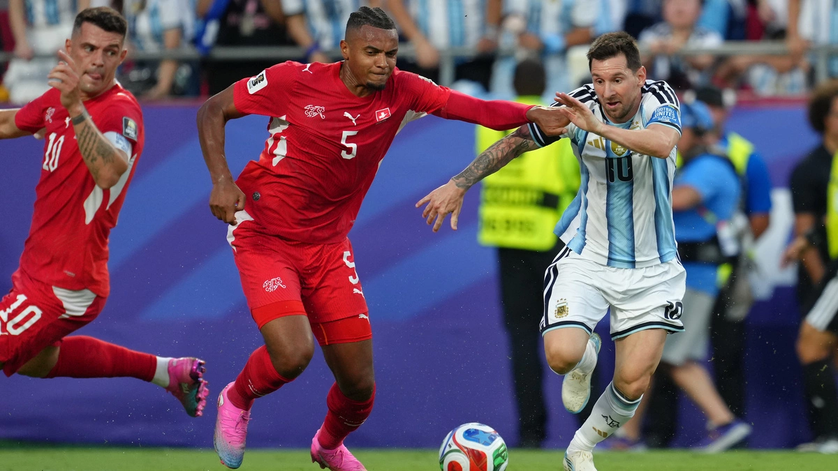 Hậu vệ Thụy Sĩ tố trọng tài thiên vị Argentina