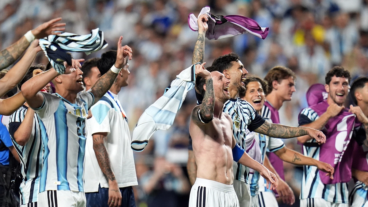 Đội tuyển Argentina hát giễu người Anh