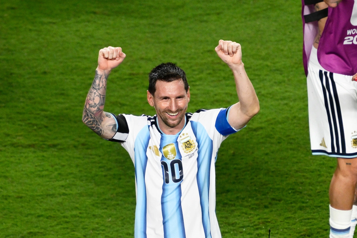 Lionel Messi dẫn dắt hàng công Argentina Siêu sao Lionel Messi của Argentina