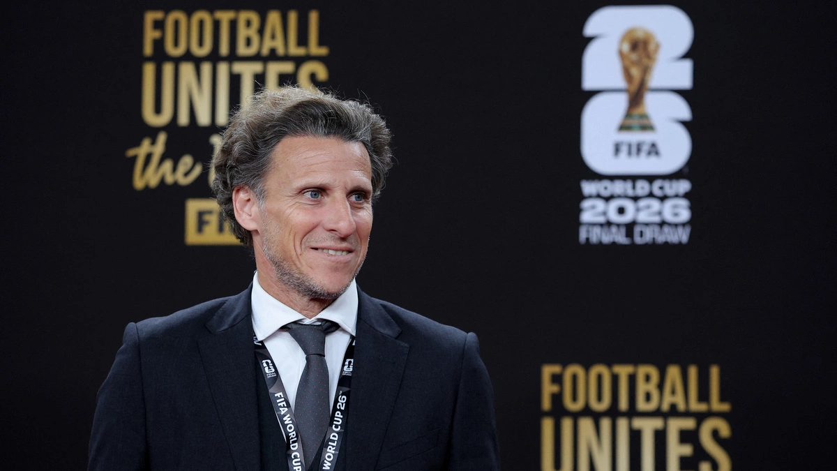 Diego Forlan dẫn dắt đội tuyển Uruguay