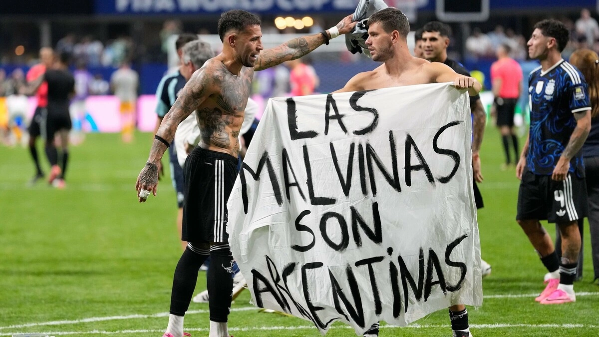 Argentina nguy cơ bị FIFA phạt sau trận thắng Anh