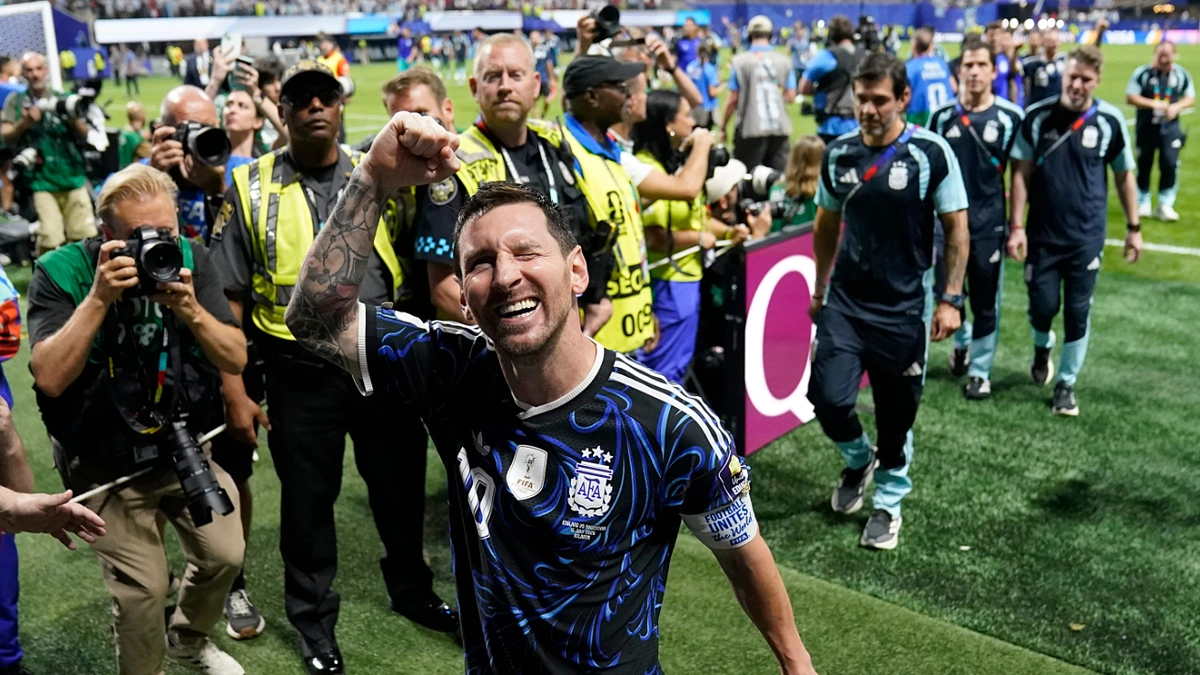 Truyền thông quốc tế: 'Messi bất tử, Argentina ngược dòng vĩ đại'
