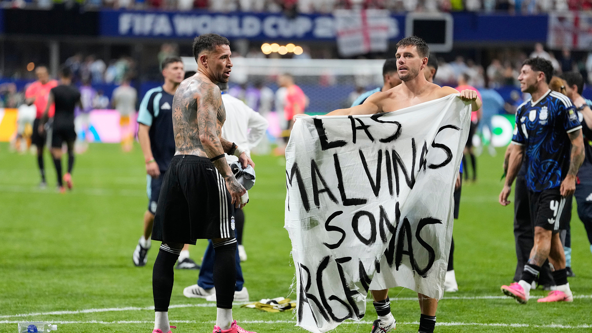 FIFA điều tra đội tuyển Argentina