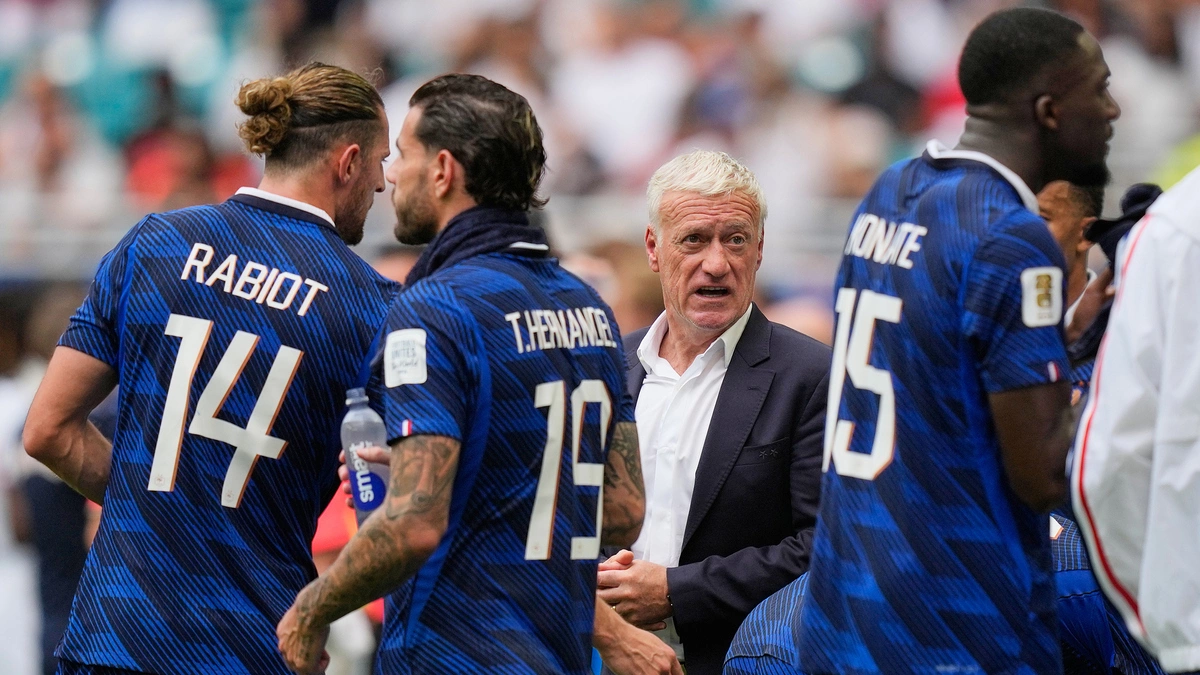 Deschamps: 'Trận thua Tây Ban Nha vẫn ám ảnh Pháp'