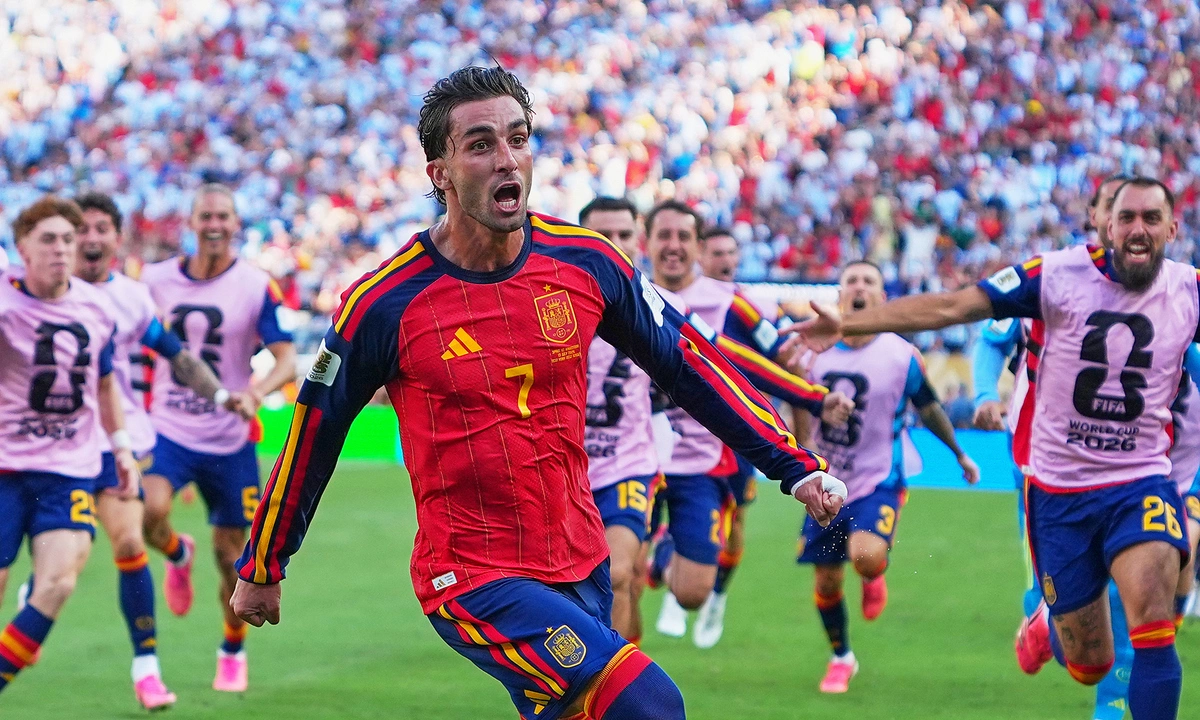 Tây Ban Nha phá những kỷ lục nào sau khi thắng Argentina